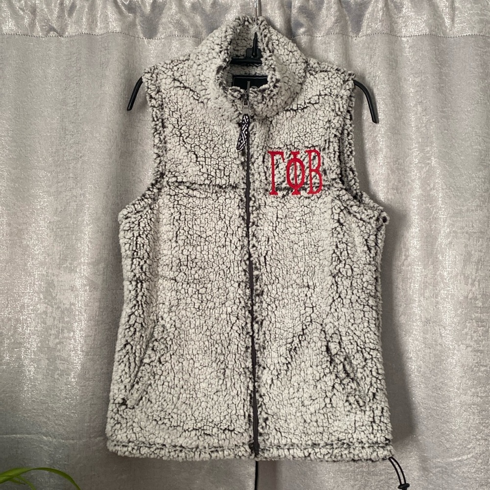 Gamma Phi Beta NWT frosty grey Sherpa vest size S